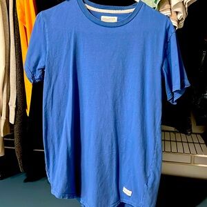 Men’s size small Hollister long line fit small T-shirt